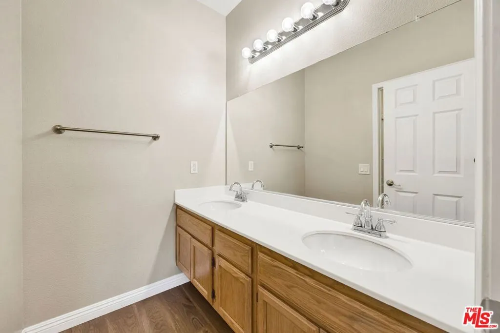 28955 Oak Spring Canyon Road 4, Canyon Country, California 91387 home-pic-22