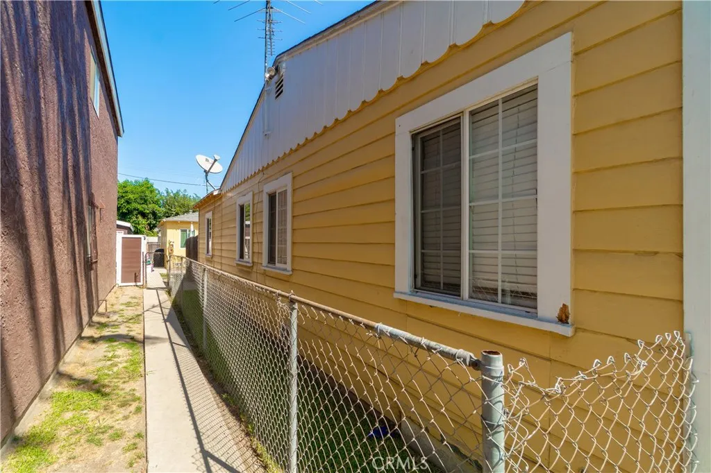 167 E 67th Street, Long Beach, California 90805 home-pic-3