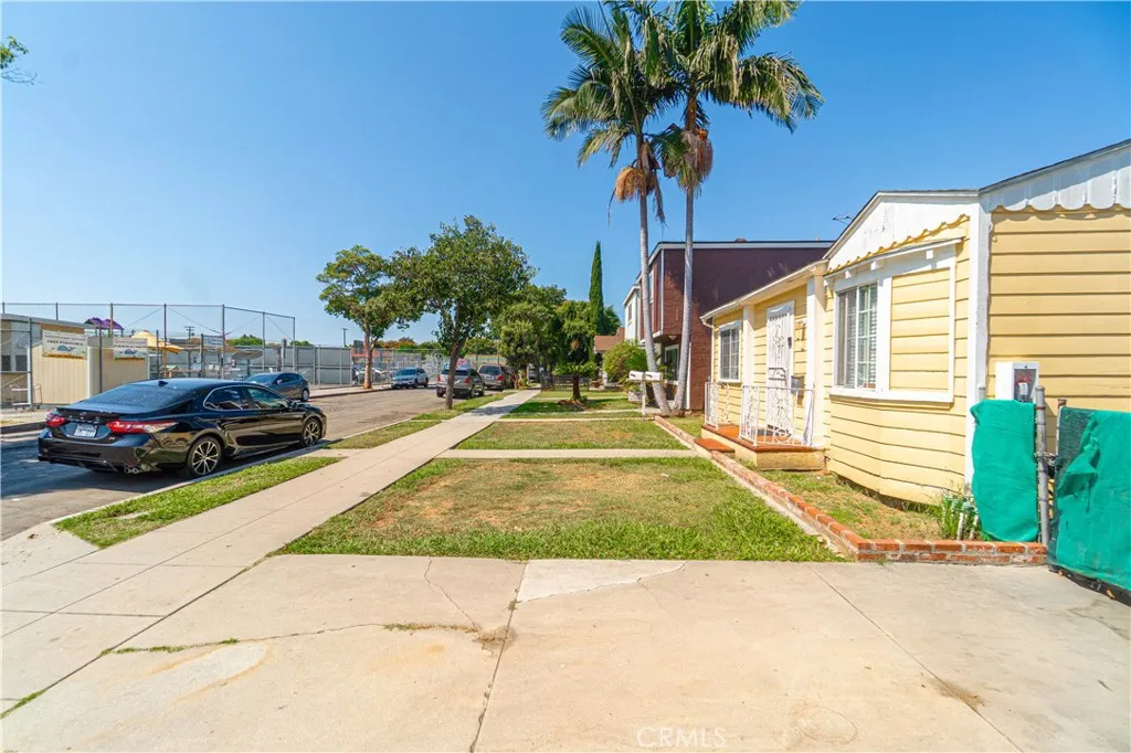 167 E 67th Street, Long Beach, California 90805 home-pic-1