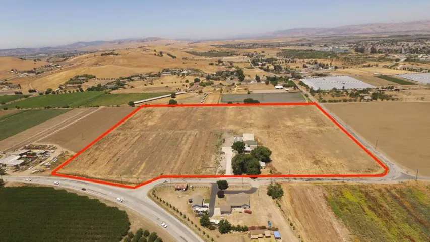 1010 Union Road, Hollister, California 95023