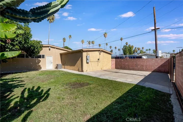 20300 Sherman Way, Winnetka, California 91306