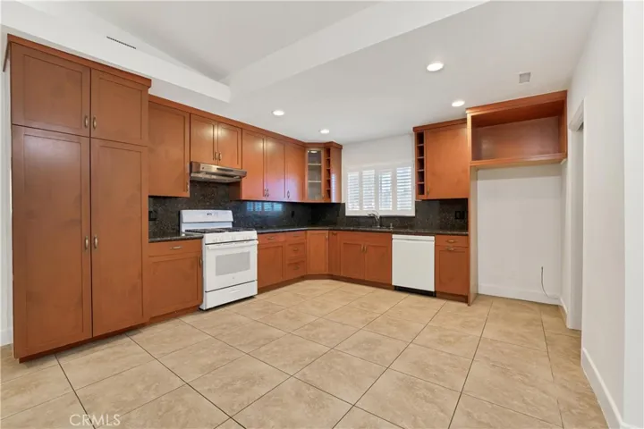 20300 Sherman Way, Winnetka, California 91306