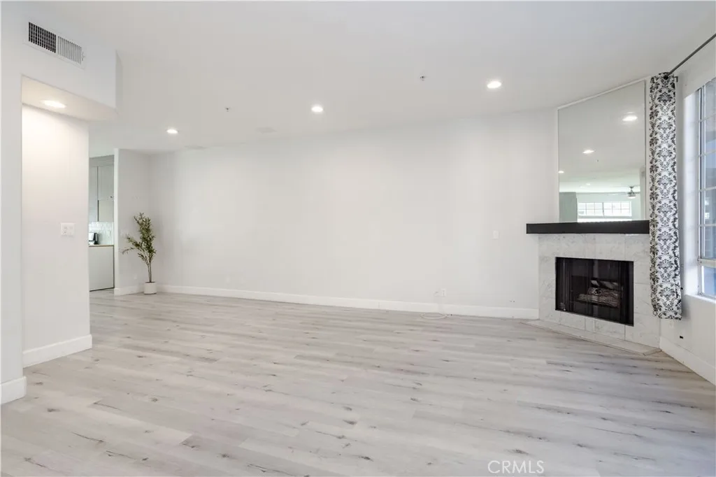 18347 Saticoy 28, Reseda, California 91335 home-pic-6