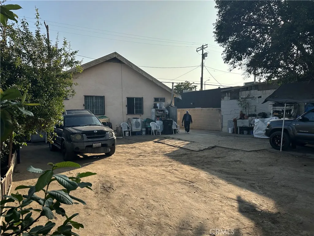 731 W 54th, Los Angeles, California 90037 home-pic-10