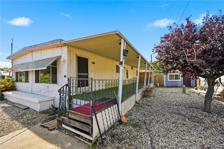 Fully fenced front yard.