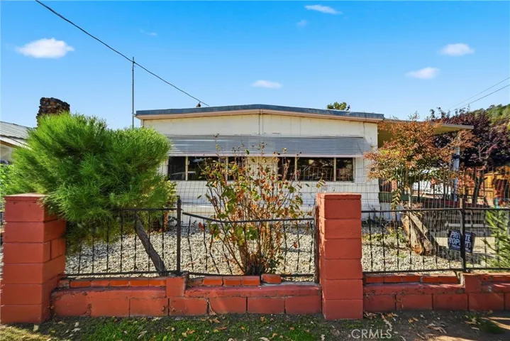 Fenced front area.