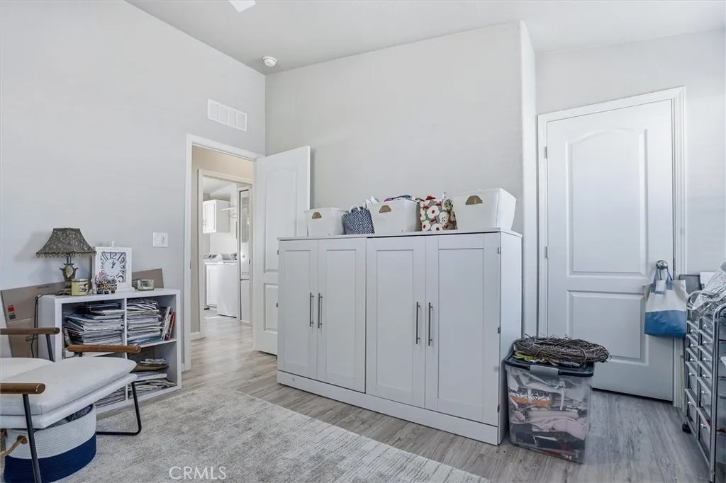 Murphy bed included