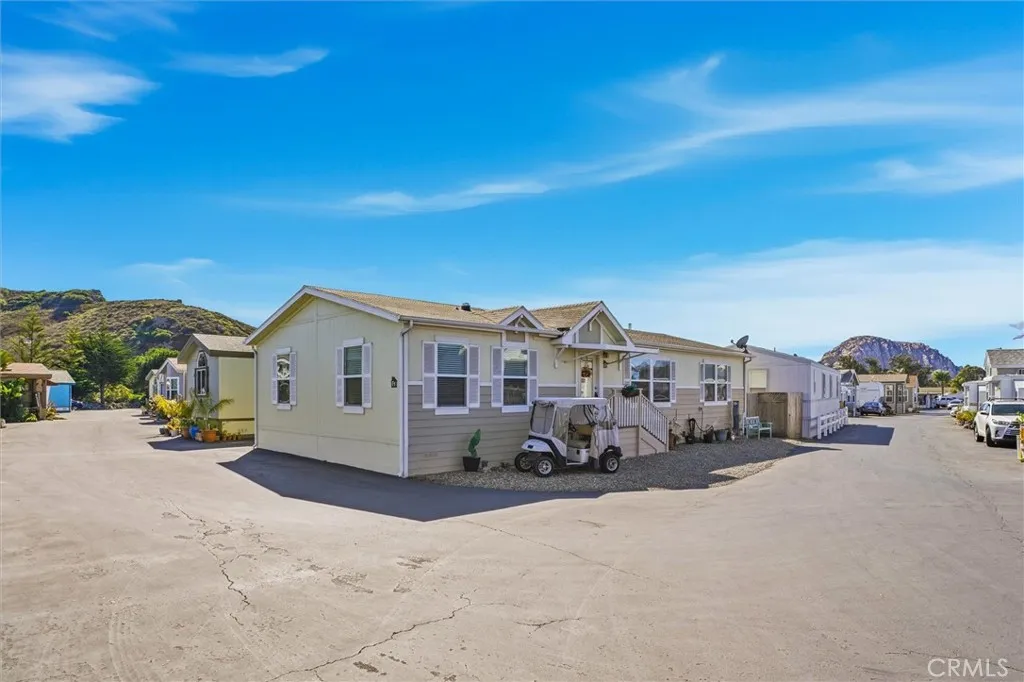 Spacious corner lot