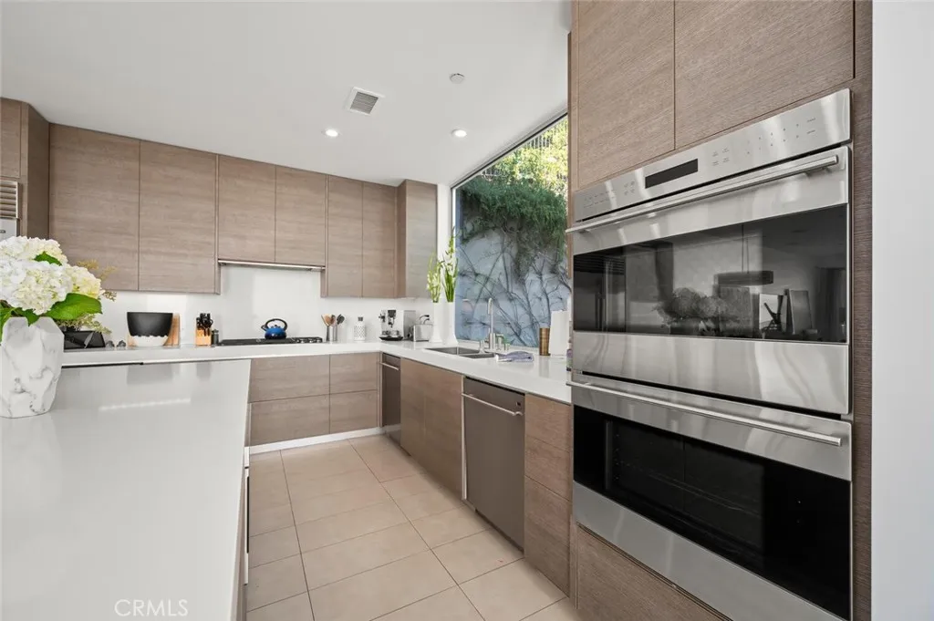 2300 Crestview, Laguna Beach, California 92651 home-pic-17