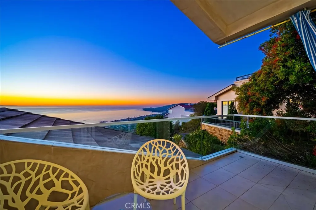 2300 Crestview, Laguna Beach, California 92651 home-pic-24