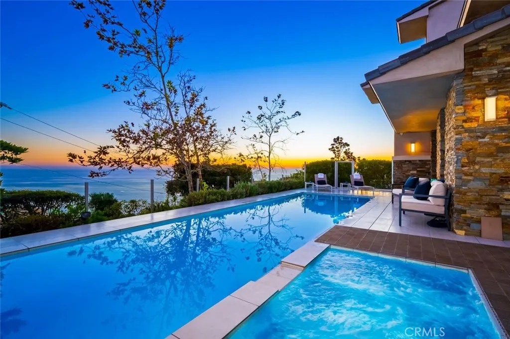 2300 Crestview, Laguna Beach, California 92651 home-pic-3