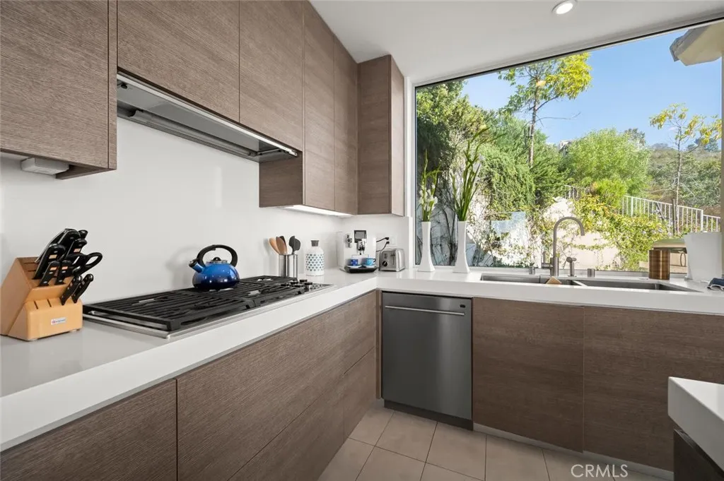 2300 Crestview, Laguna Beach, California 92651 home-pic-14