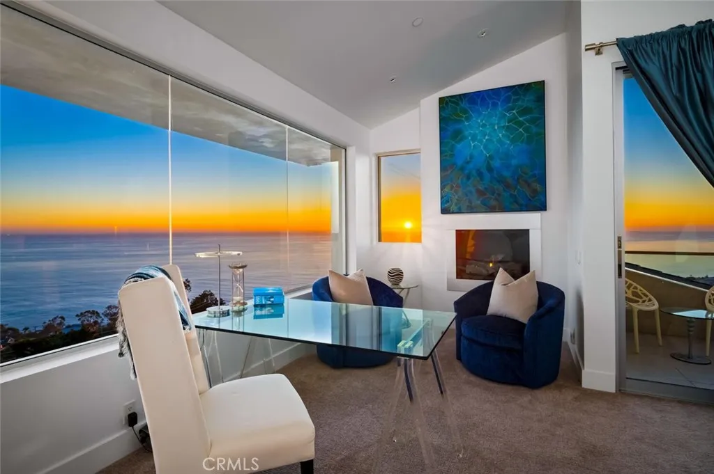 2300 Crestview, Laguna Beach, California 92651 home-pic-22