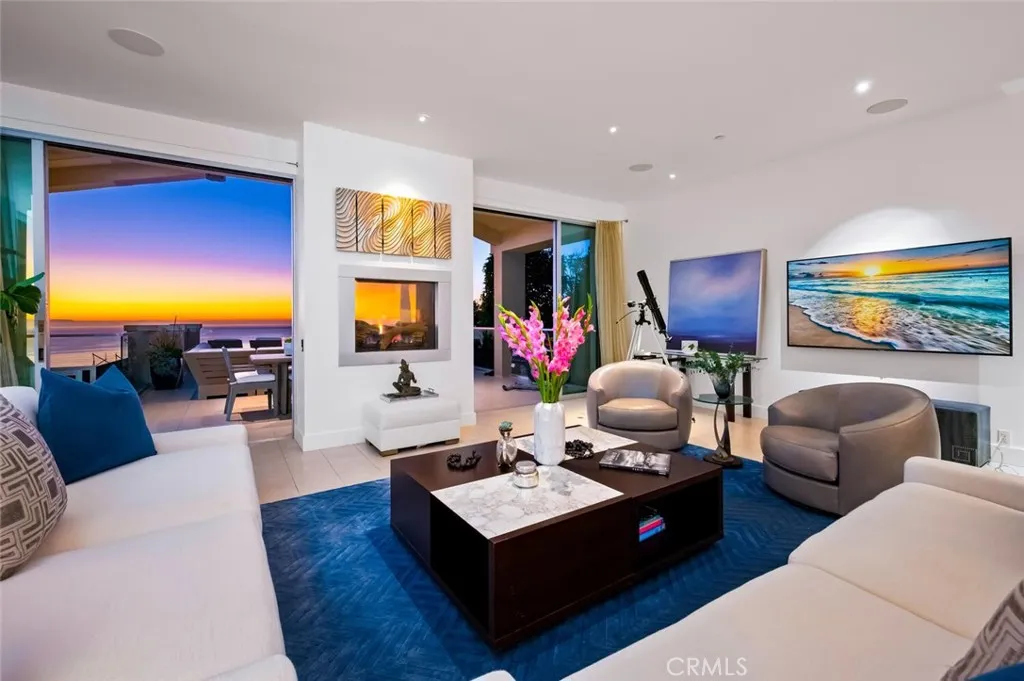 2300 Crestview, Laguna Beach, California 92651 home-pic-11