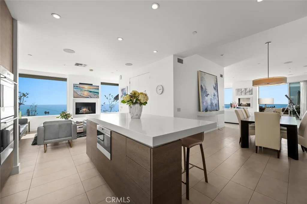 2300 Crestview, Laguna Beach, California 92651 home-pic-16