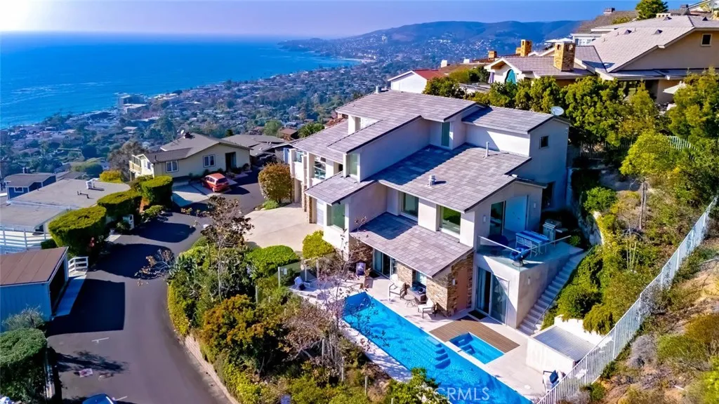 2300 Crestview, Laguna Beach, California 92651 home-pic-1