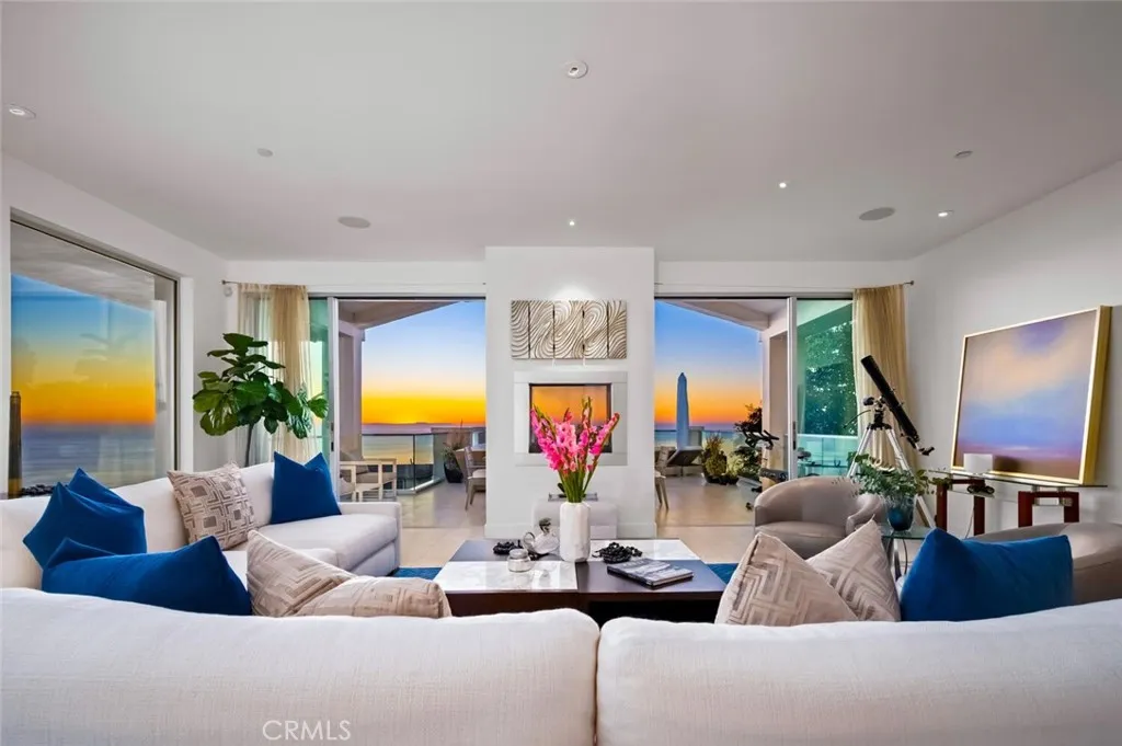 2300 Crestview, Laguna Beach, California 92651 home-pic-8