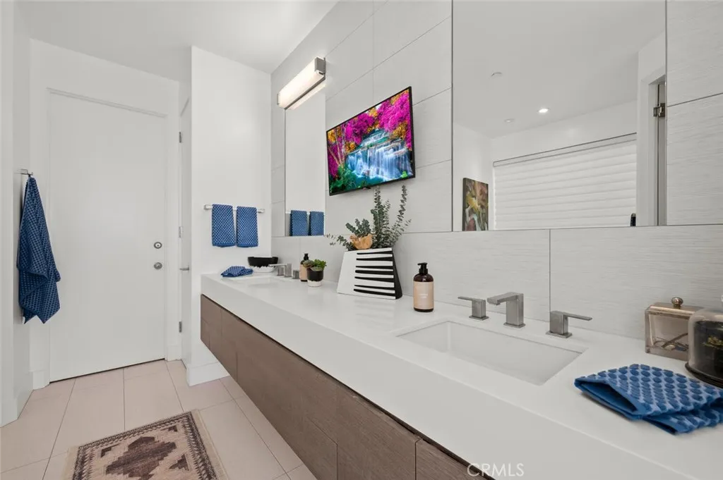 2300 Crestview, Laguna Beach, California 92651 home-pic-25