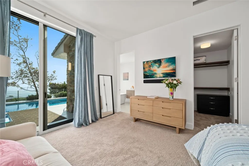 2300 Crestview, Laguna Beach, California 92651 home-pic-32