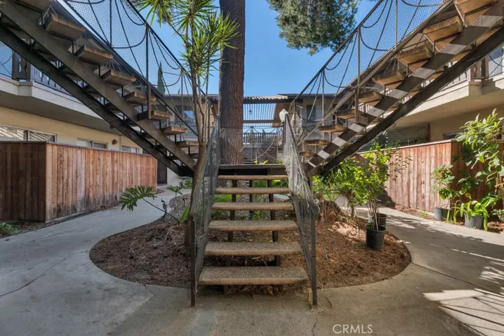 18350 Napa, Northridge, California 91325