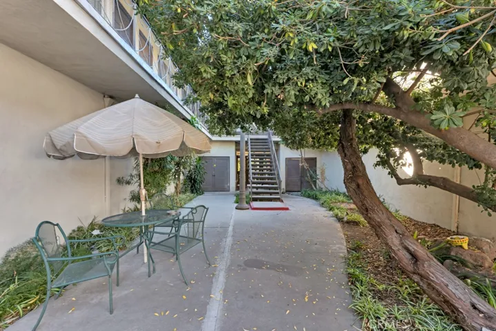 18350 Napa, Northridge, California 91325