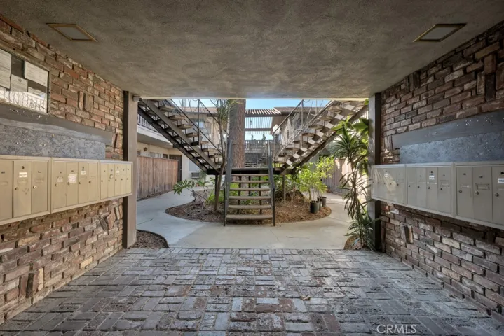 18350 Napa, Northridge, California 91325