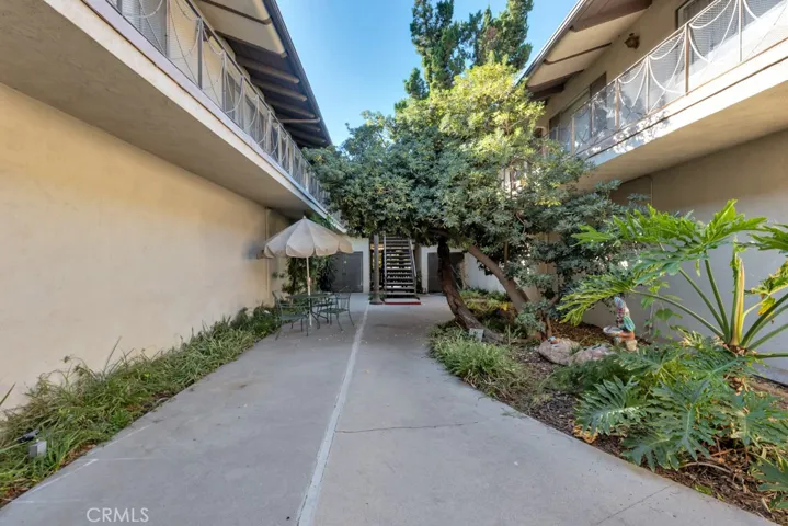 18350 Napa, Northridge, California 91325