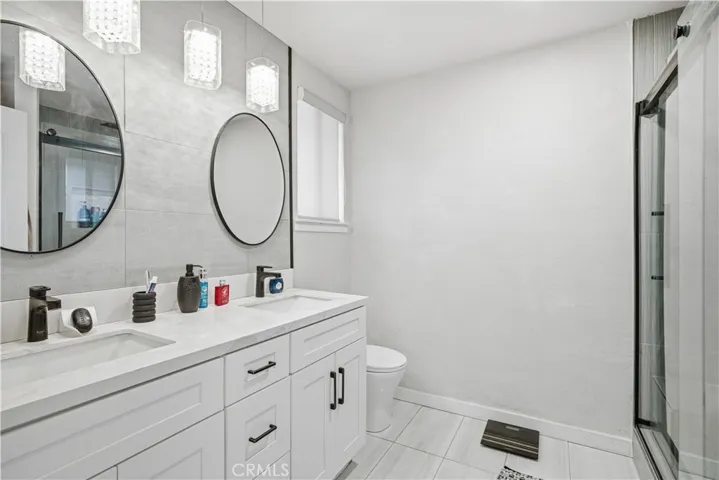 Master Bedroom Double Sink Bathroom