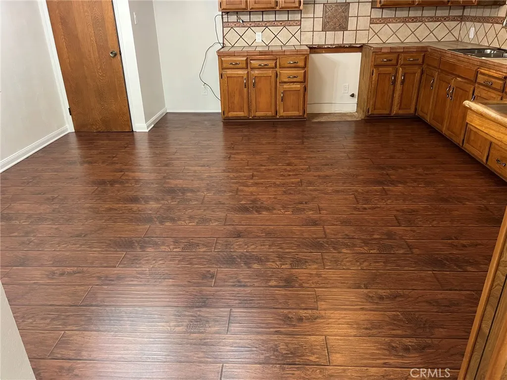 9601 San Juan Avenue, South Gate, California 90280 home-pic-18