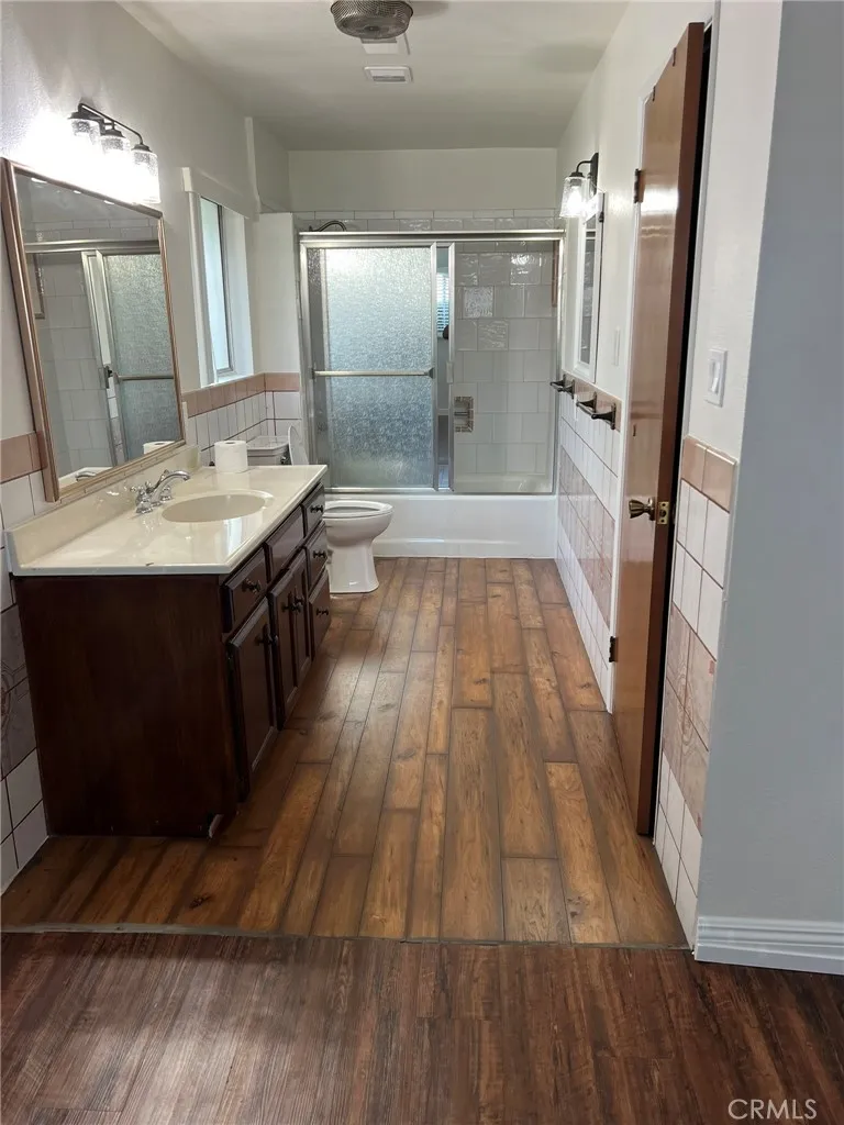 9601 San Juan Avenue, South Gate, California 90280 home-pic-27