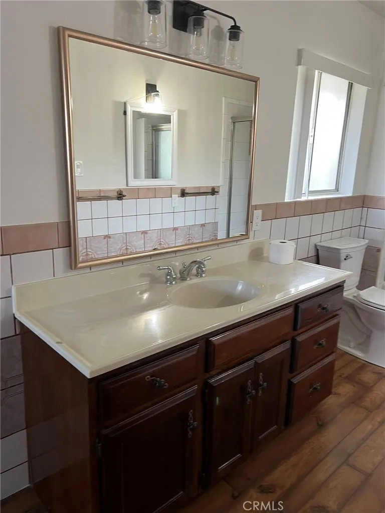 9601 San Juan Avenue, South Gate, California 90280 home-pic-33