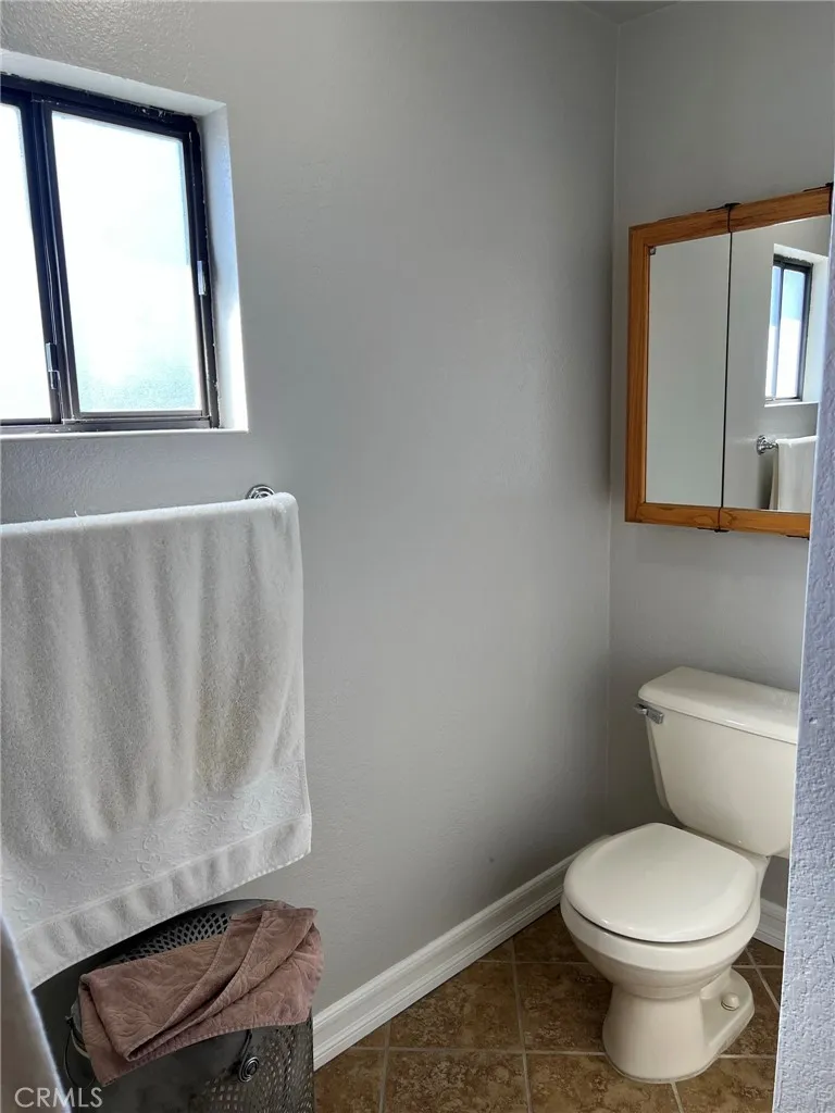 9601 San Juan Avenue, South Gate, California 90280 home-pic-53