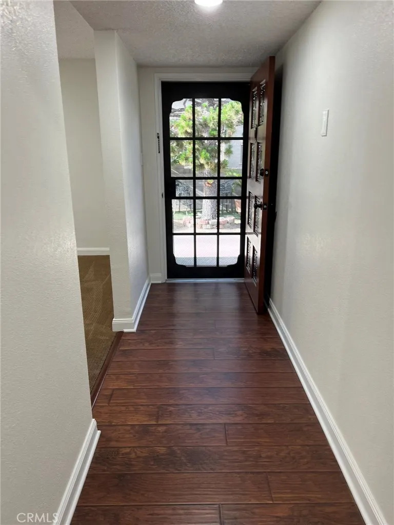 9601 San Juan Avenue, South Gate, California 90280 home-pic-20