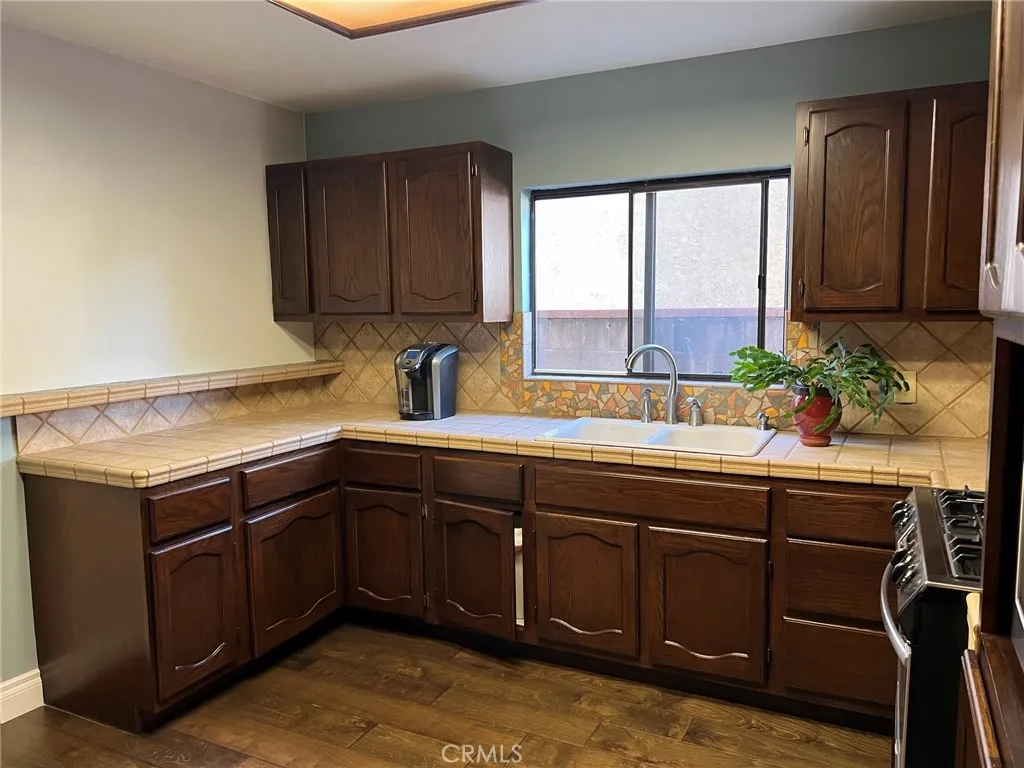 9601 San Juan Avenue, South Gate, California 90280 home-pic-42