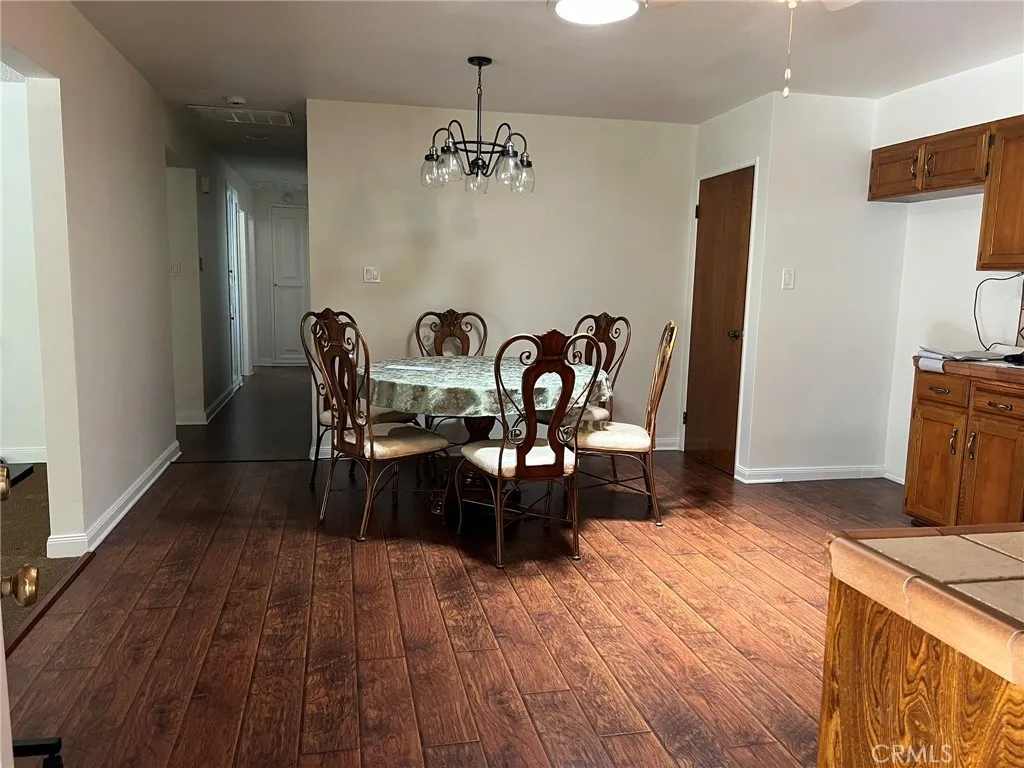 9601 San Juan Avenue, South Gate, California 90280 home-pic-6