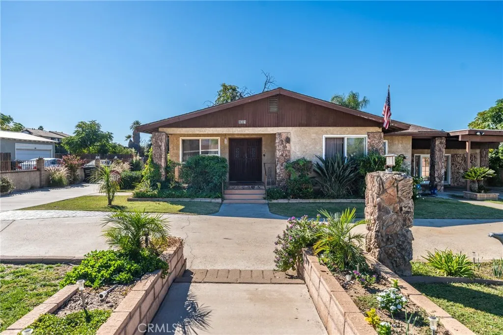831 W Lugonia, Redlands, California 92374 — photo 4