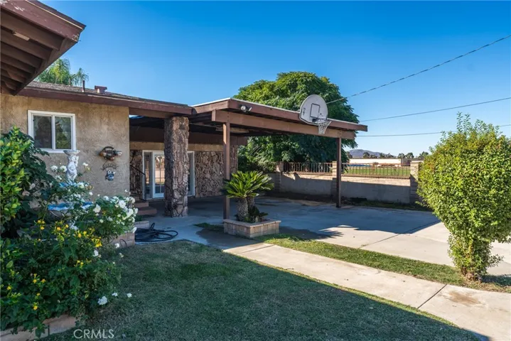 831 W Lugonia, Redlands, California 92374