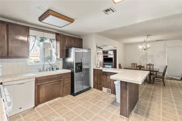 831 W Lugonia, Redlands, California 92374
