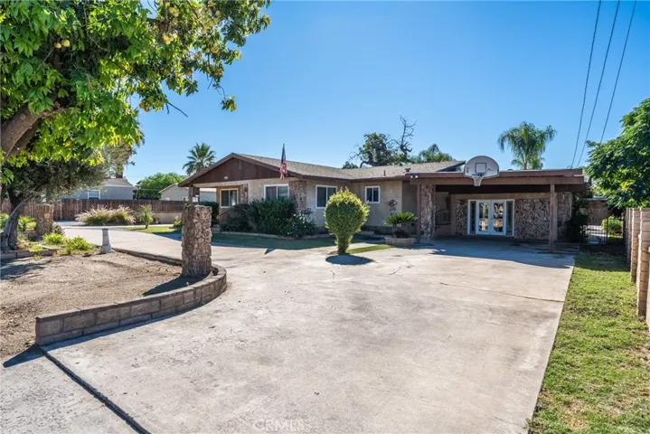 831 W Lugonia, Redlands, California 92374