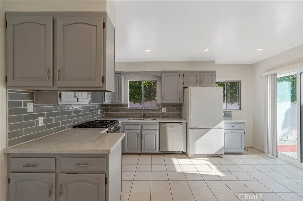 10636 Ayres Avenue, Los Angeles, California 90064 home-pic-9