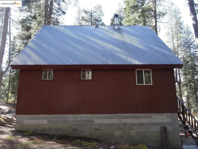 51468 Donner Pass Rd, Soda Springs, California 95728