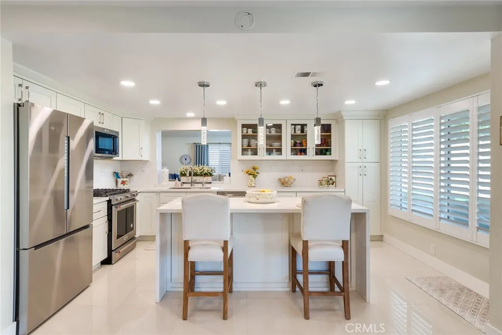 142 Port Royal, Riverside, California 92506 home-pic-10