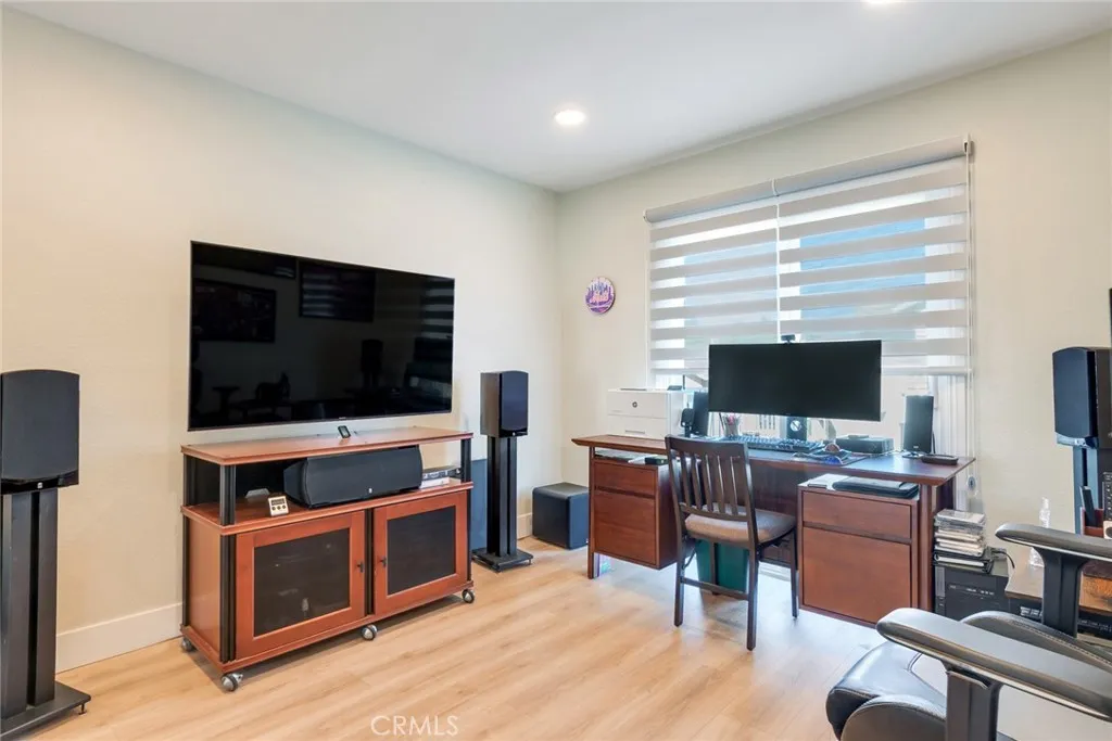 142 Port Royal, Riverside, California 92506 home-pic-28