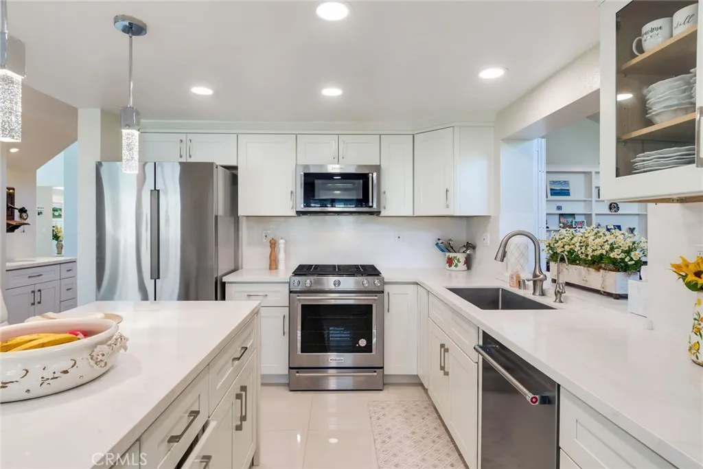 142 Port Royal, Riverside, California 92506 home-pic-11