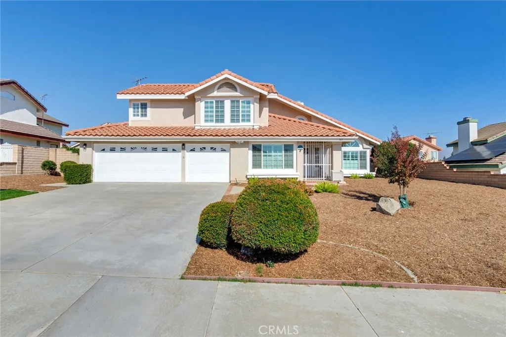 142 Port Royal, Riverside, California 92506 home-pic-1
