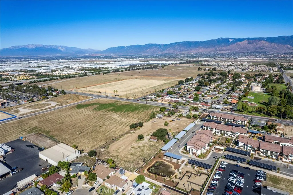 831 W Lugonia, Redlands, California 92374 — photo 4