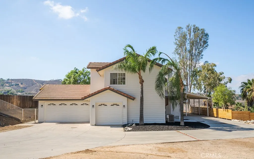 15425 Brookview Court, Riverside, California 92504 home-pic-0