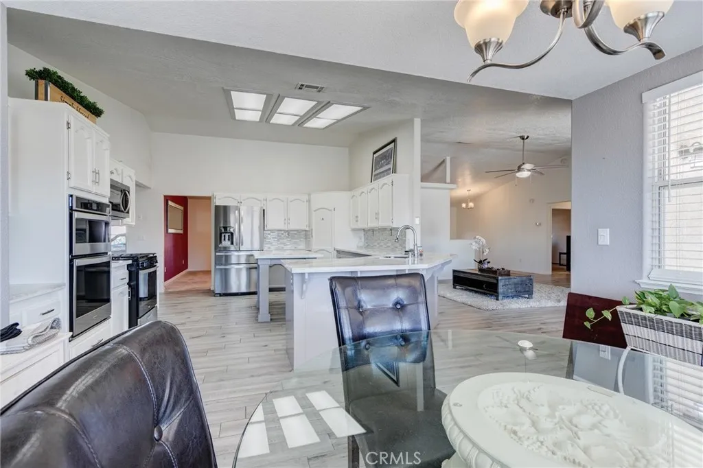 19783 Lara Lane, Apple Valley, California 92308 home-pic-15