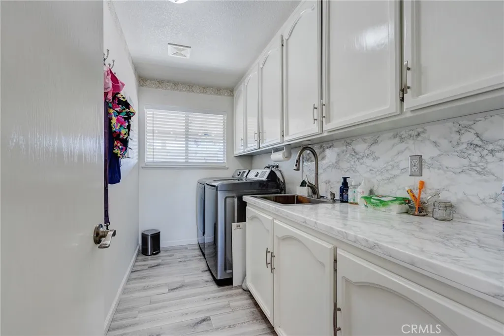 19783 Lara Lane, Apple Valley, California 92308 home-pic-19