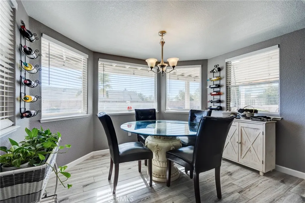 19783 Lara Lane, Apple Valley, California 92308 home-pic-18